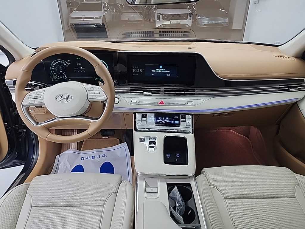 HYUNDAI Grandeur - Vista 7