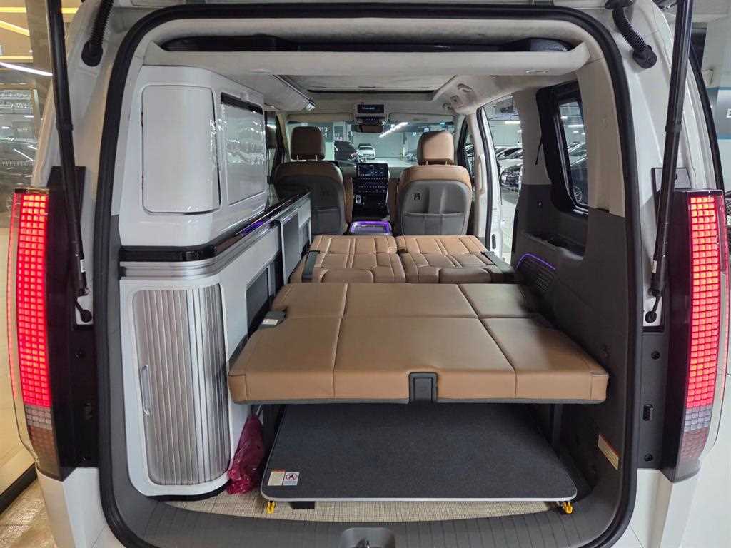HYUNDAI Staria - Vista 9