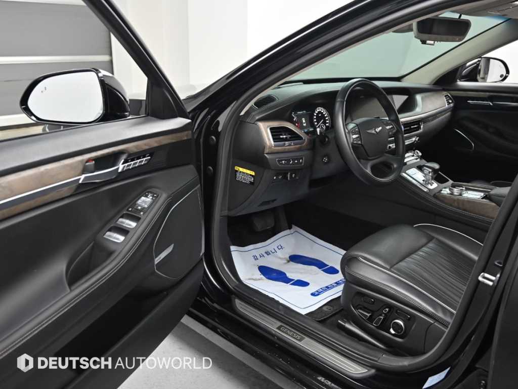 Genesis G90 - Vista 11