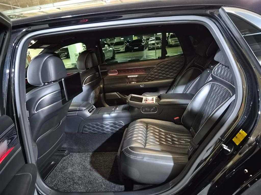 Genesis G90 - Vista 7