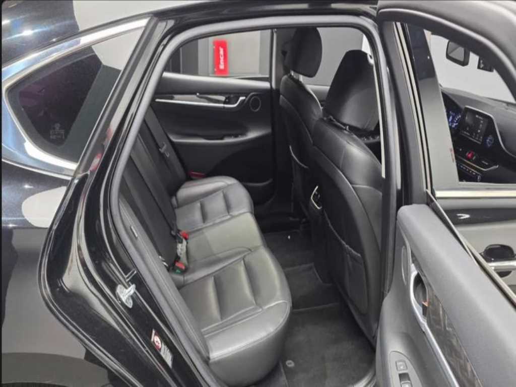 HYUNDAI Grandeur - Vista 12