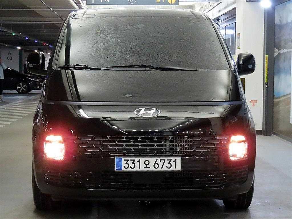HYUNDAI Staria - Vista 2