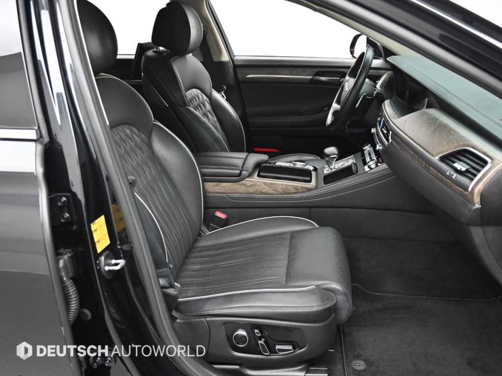 Genesis G90 - Vista 10