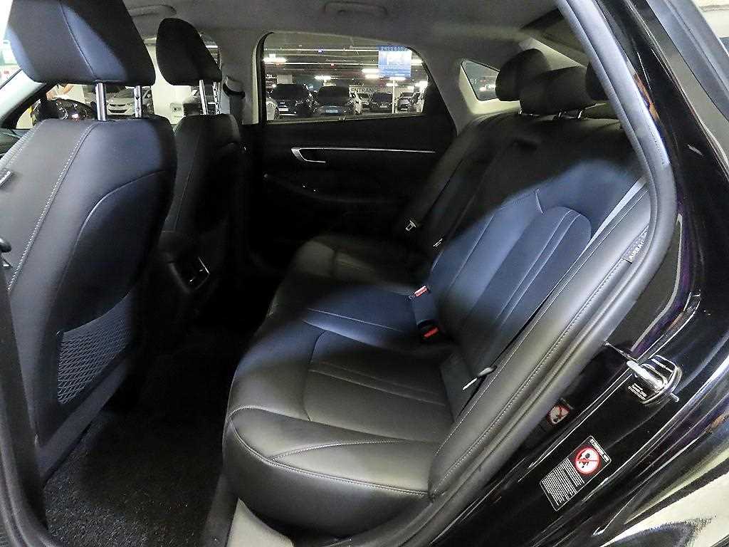 HYUNDAI Sonata - Vista 7