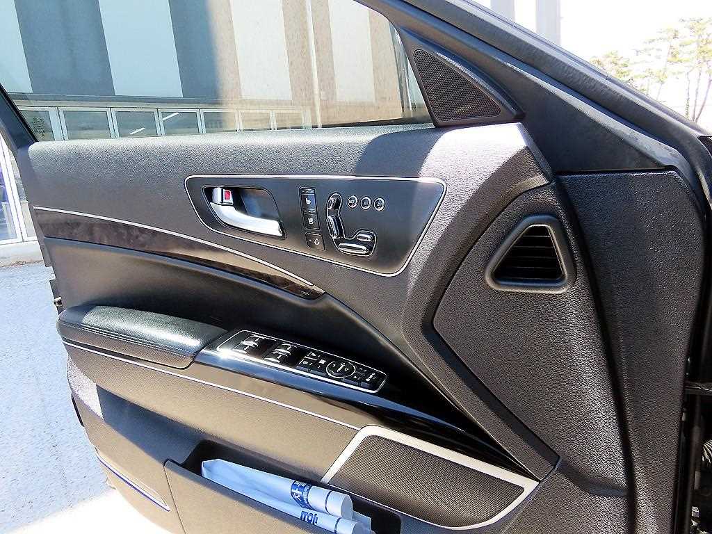 KIA K9 - Vista 12