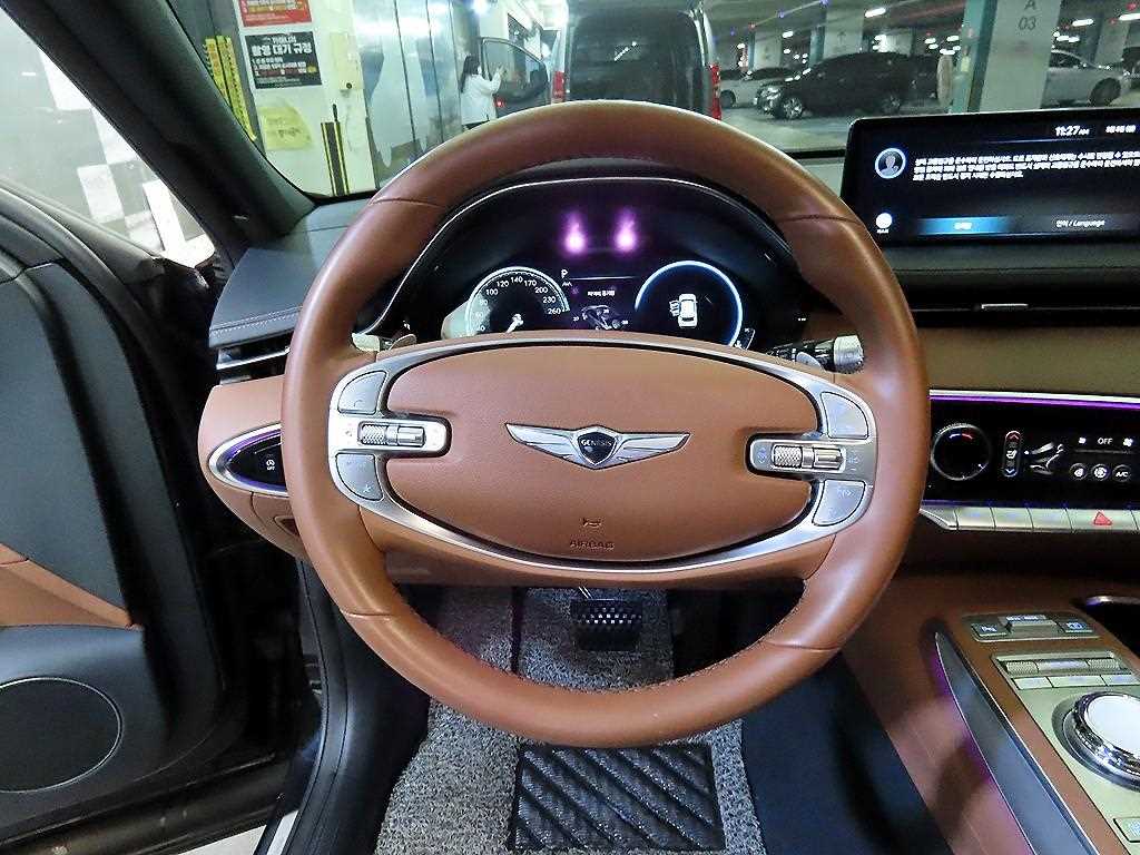 Genesis GV70 - Vista 9