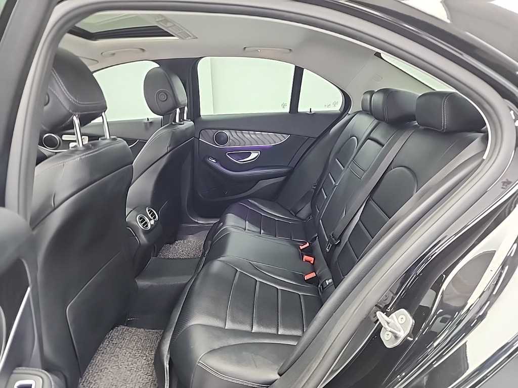 Mercedes Benz C Class - Vista 12