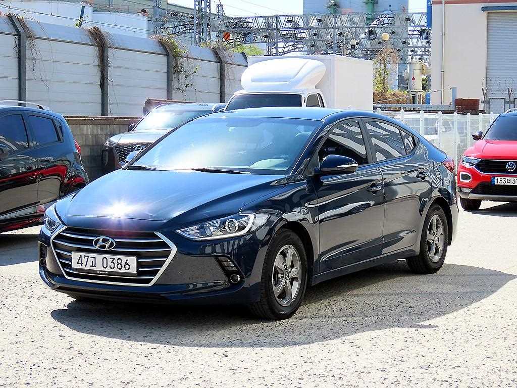 HYUNDAI Avante - Vista 2