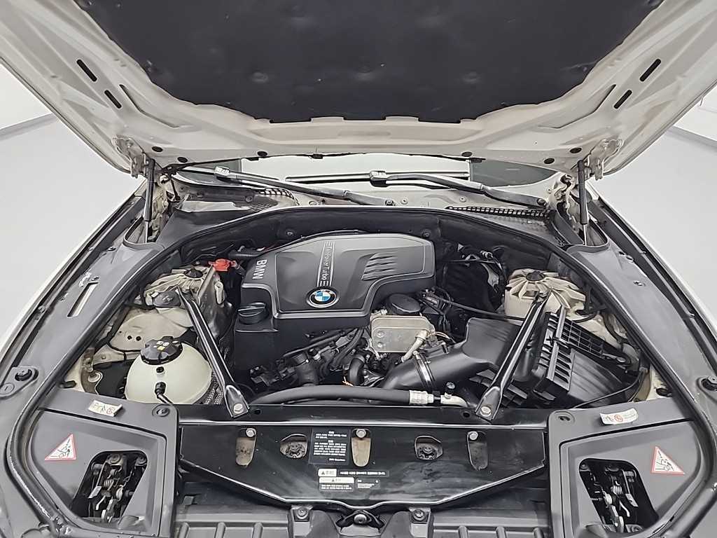 BMW 5 Series - Vista 5