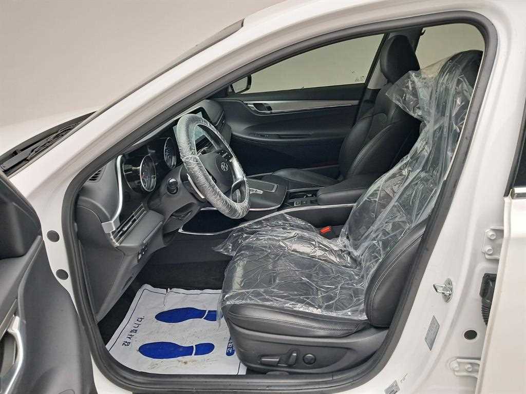 HYUNDAI Grandeur - Vista 11