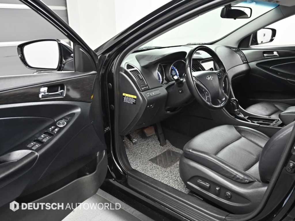 HYUNDAI Sonata - Vista 10
