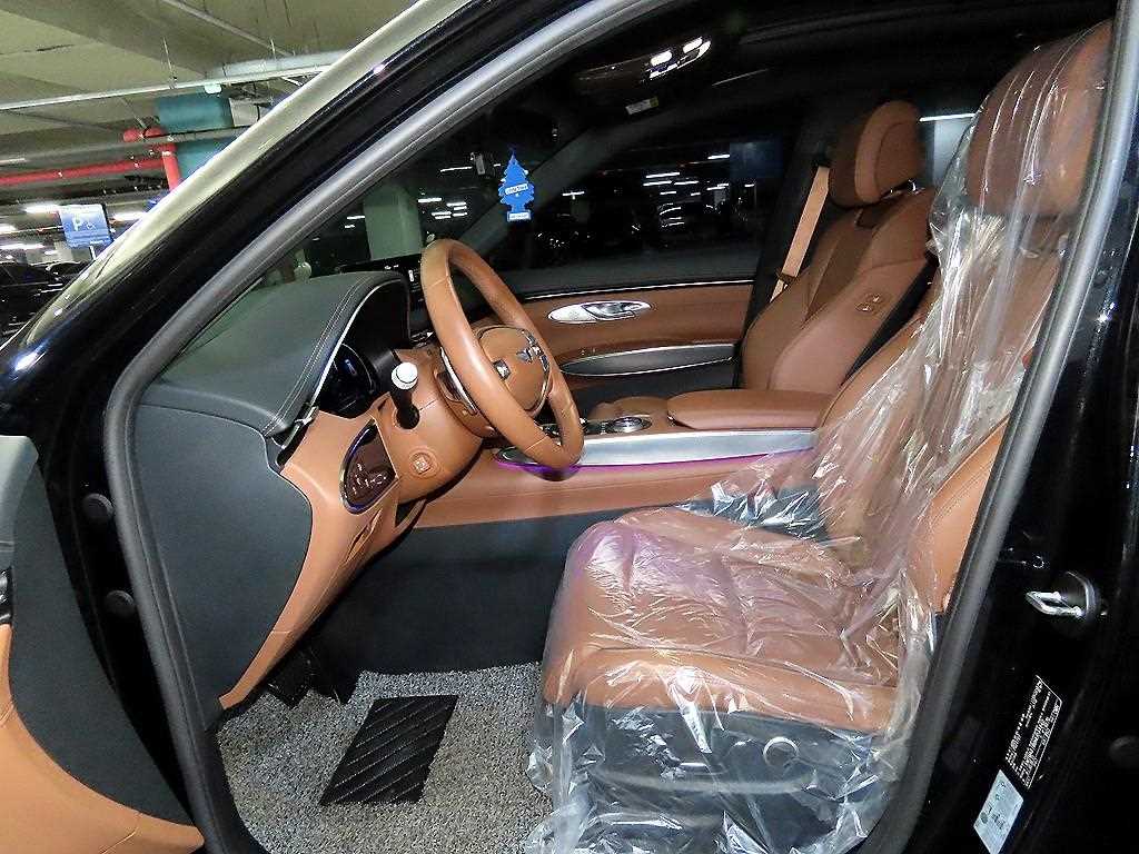 Genesis GV70 - Vista 7