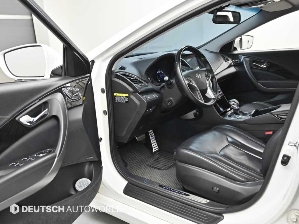 HYUNDAI Grandeur - Vista 11