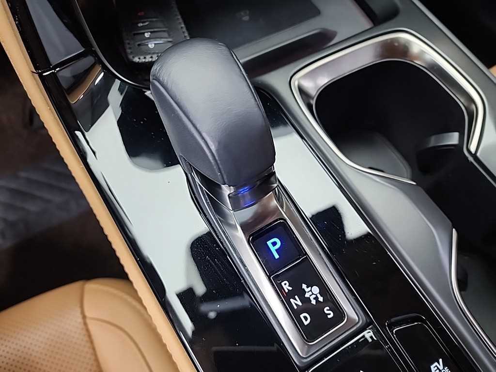 Lexus NX - Vista 8