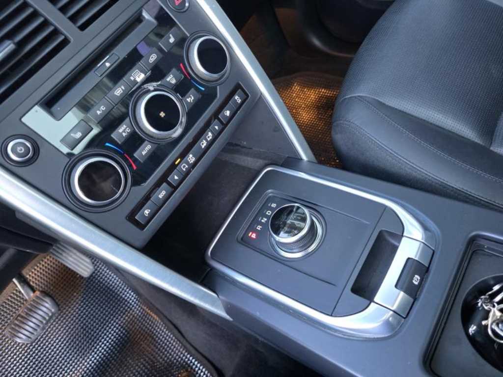 Land Rover Discovery Sports - Vista 12