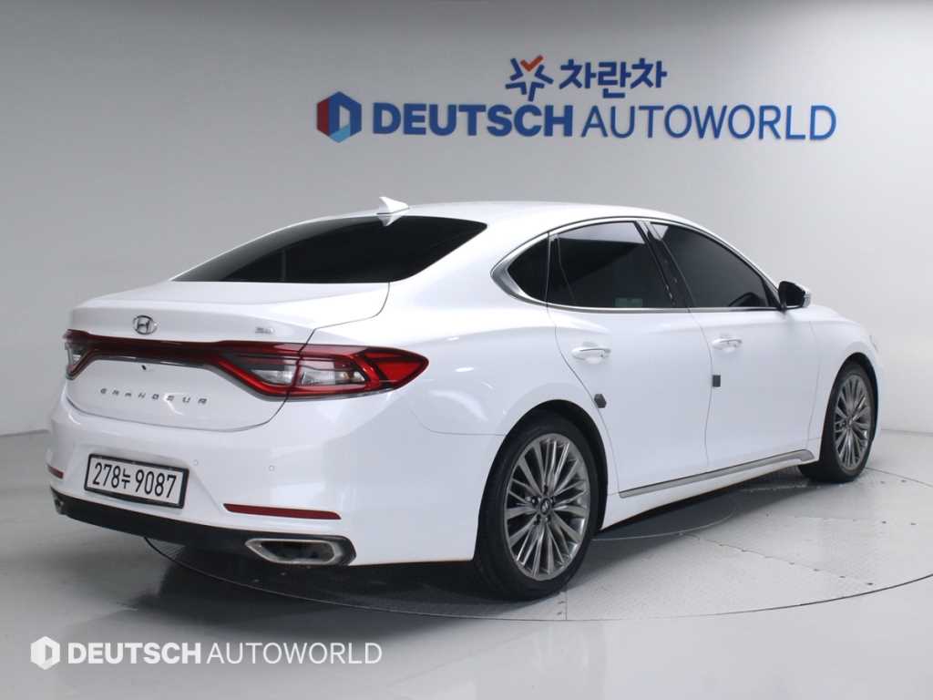 HYUNDAI Grandeur - Vista 2