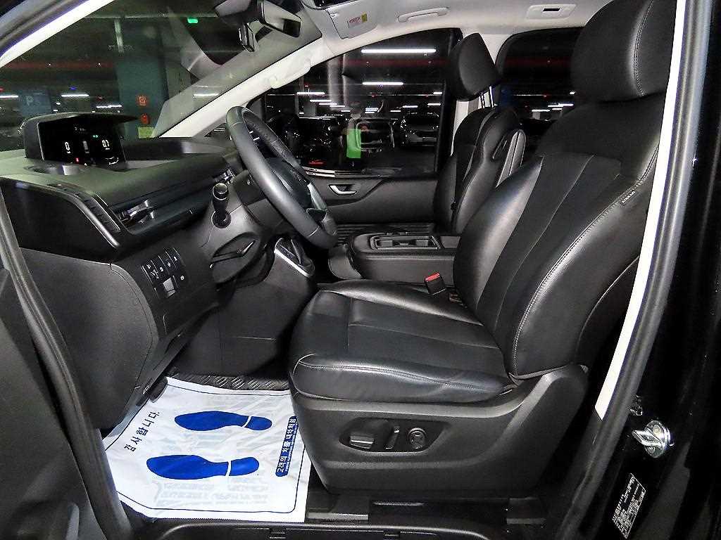 HYUNDAI Staria - Vista 6