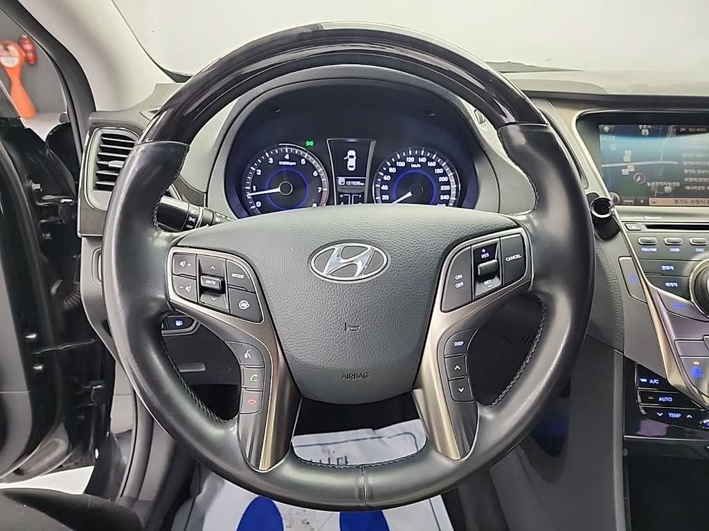 HYUNDAI Grandeur - Vista 9