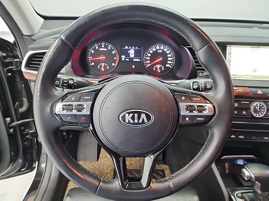 KIA K7 - Vista 9