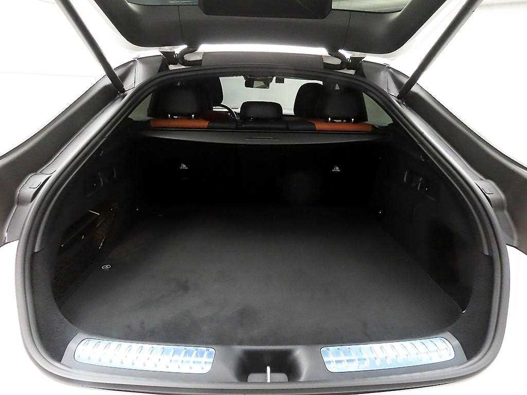 Mercedes Benz GLC Class 2024 the color of pearl - Importación desde Corea - HF Imports Iquique - Foto 18