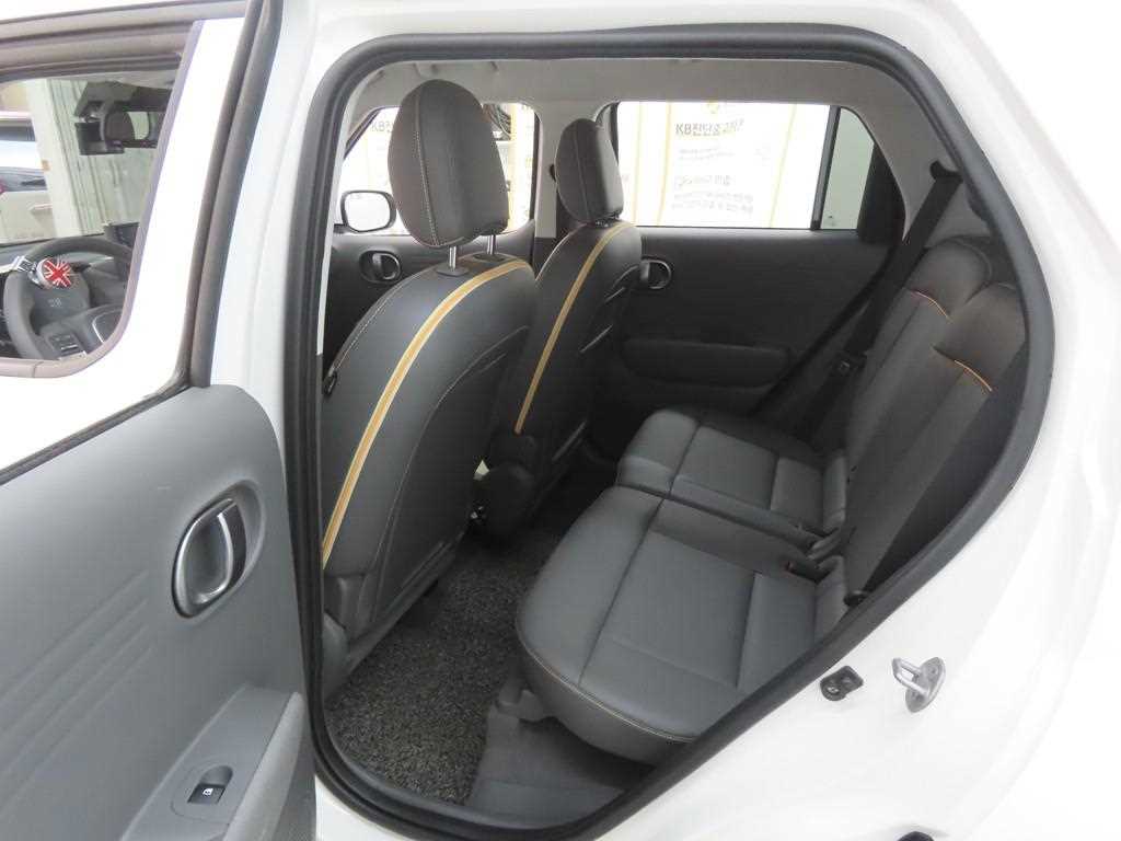 HYUNDAI Casper - Vista 6