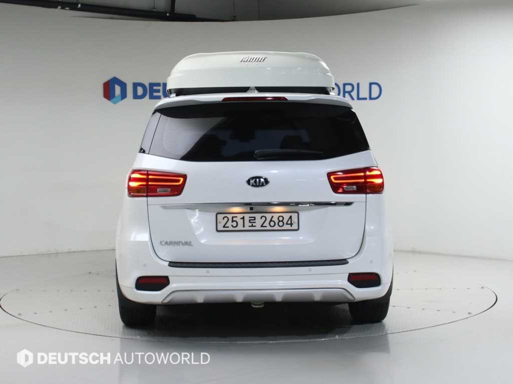 KIA Carnival - Vista 4