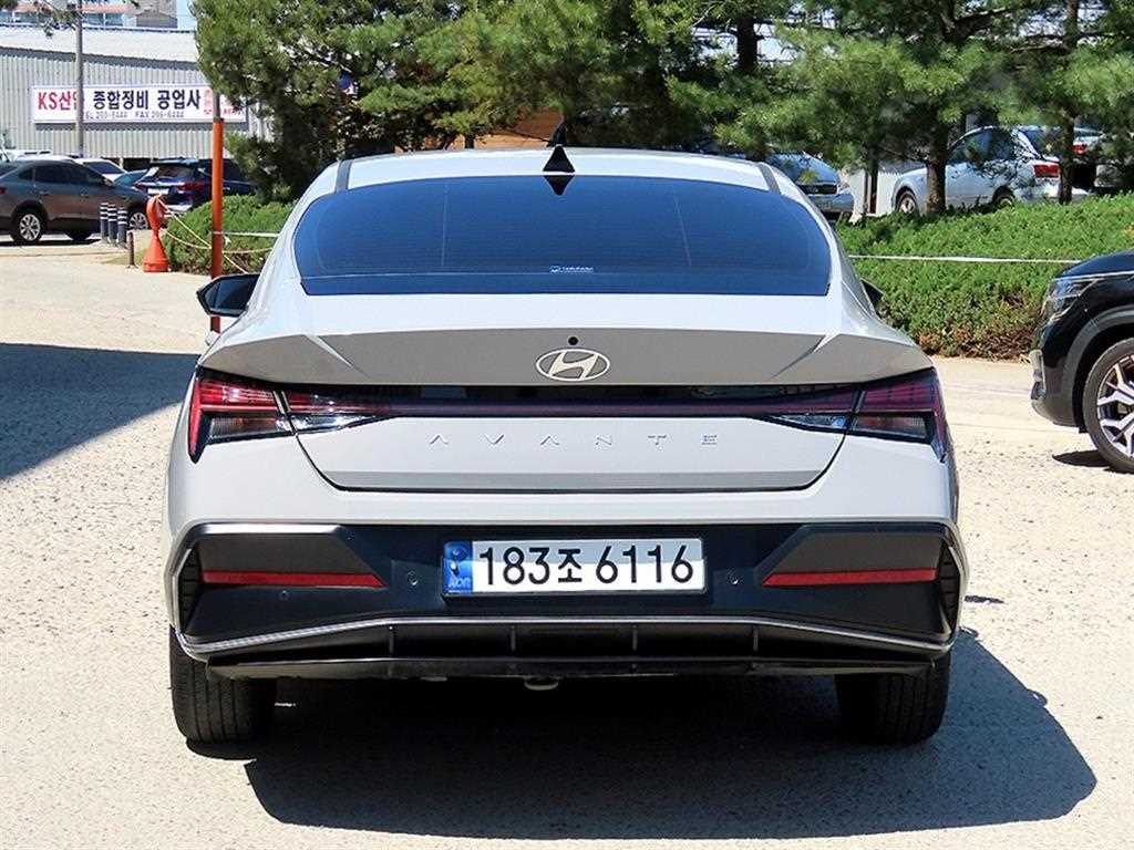 HYUNDAI Avante - Vista 4
