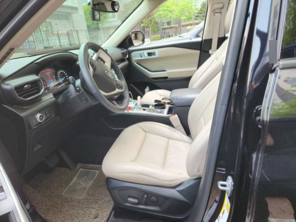 Ford Explorer - Vista 5