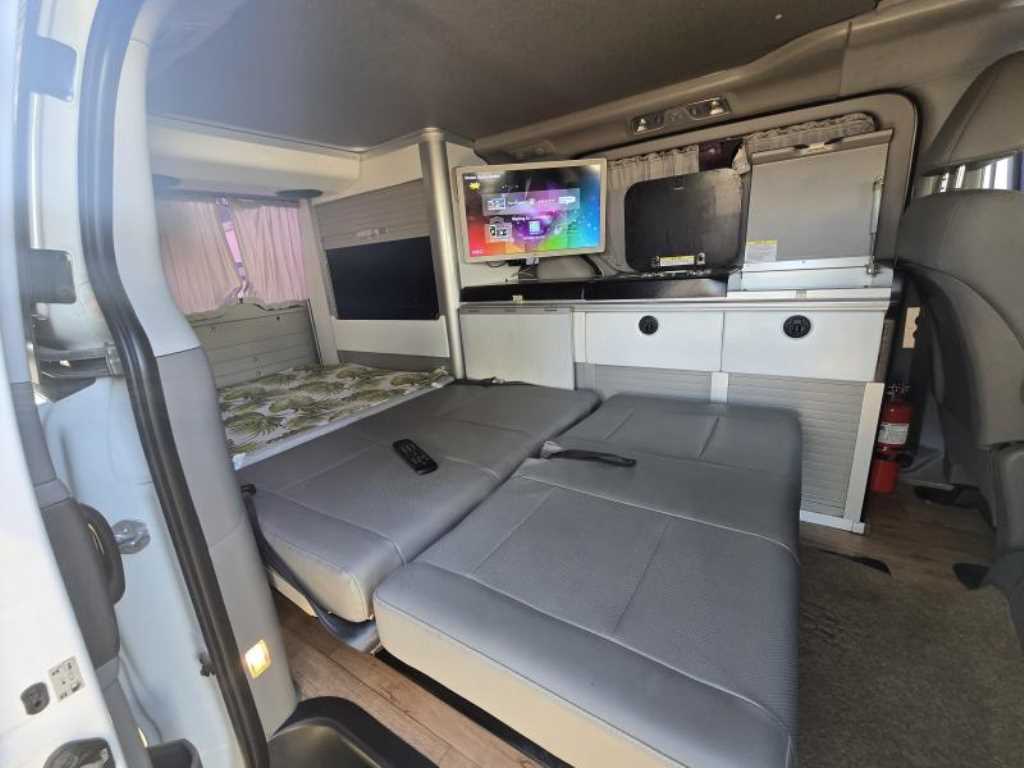 HYUNDAI Starex - Vista 12