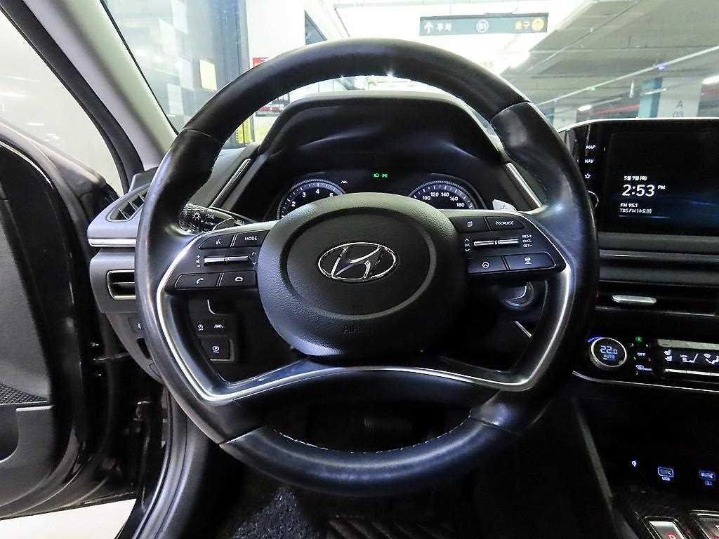 HYUNDAI Sonata - Vista 8