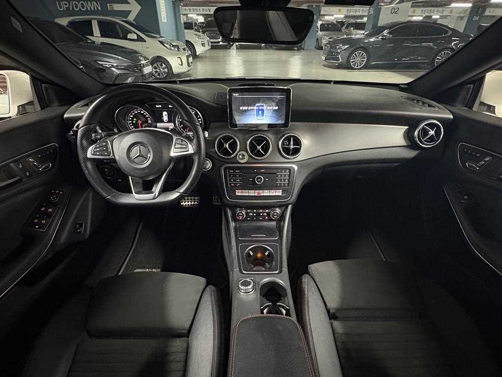 Mercedes Benz CLA Class - Vista 5
