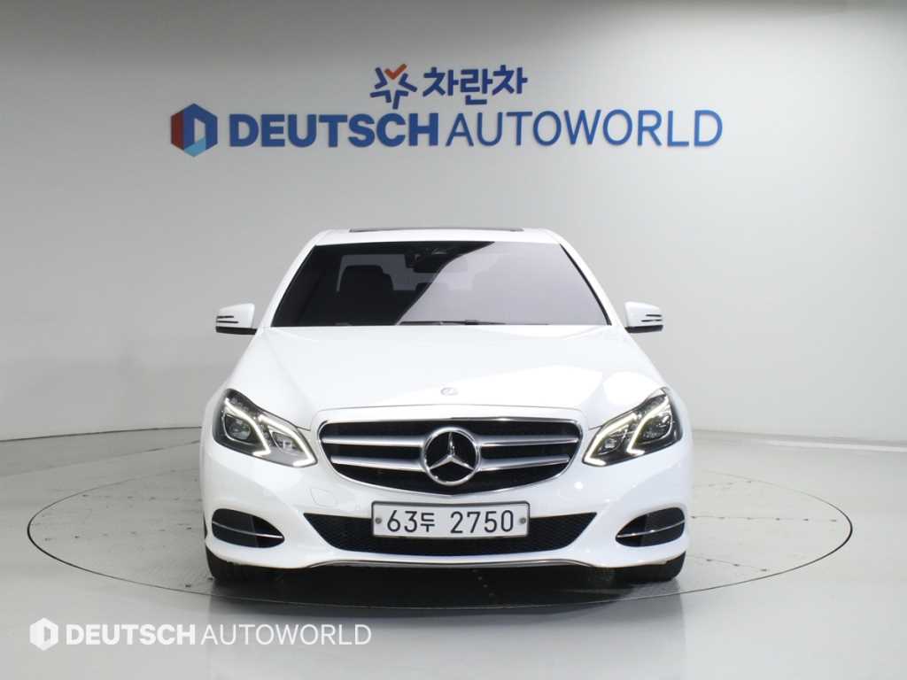 Mercedes Benz E class - Vista 3
