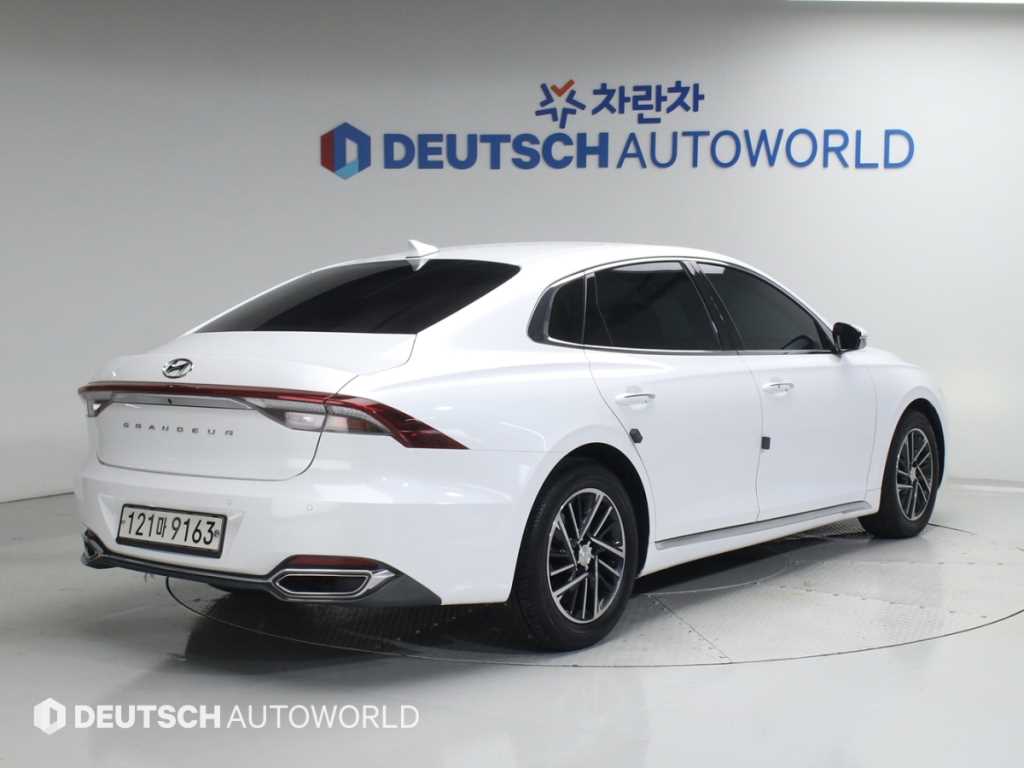 HYUNDAI Grandeur - Vista 2