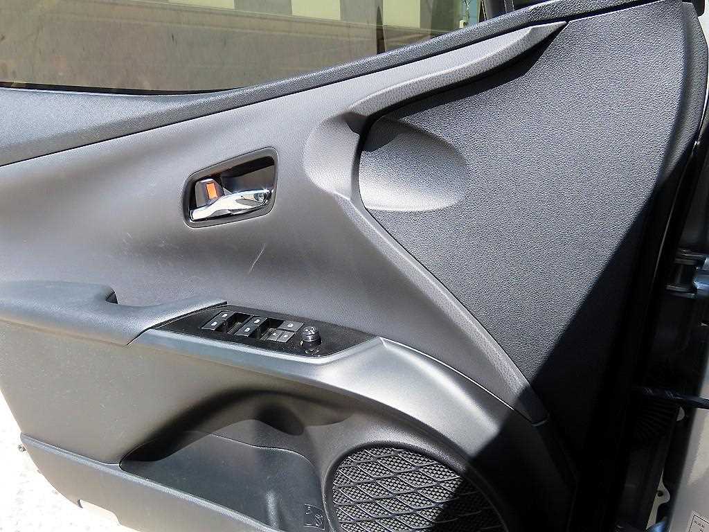 Toyota Prius - Vista 11