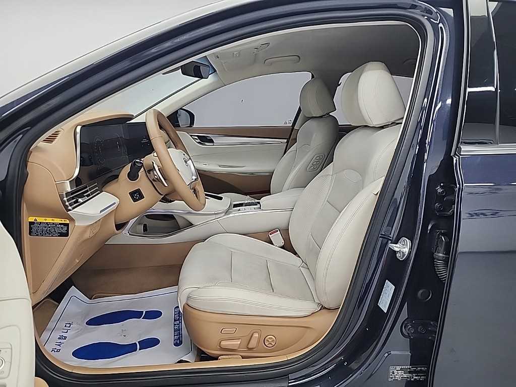 HYUNDAI Grandeur - Vista 11