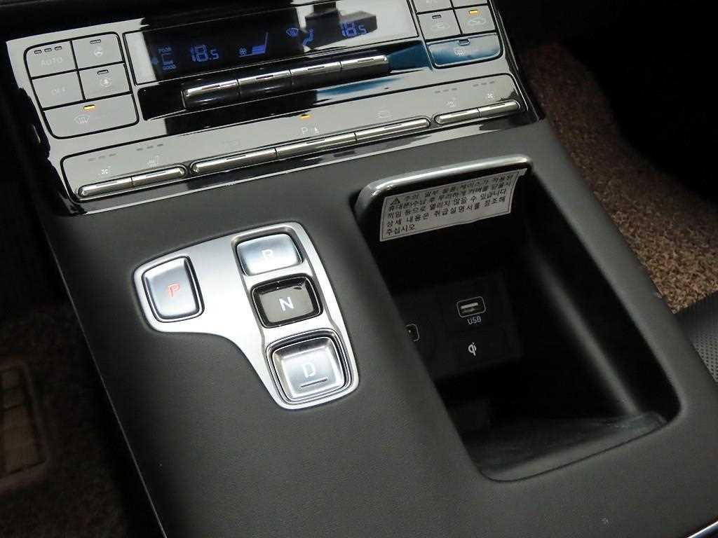 HYUNDAI Grandeur - Vista 11
