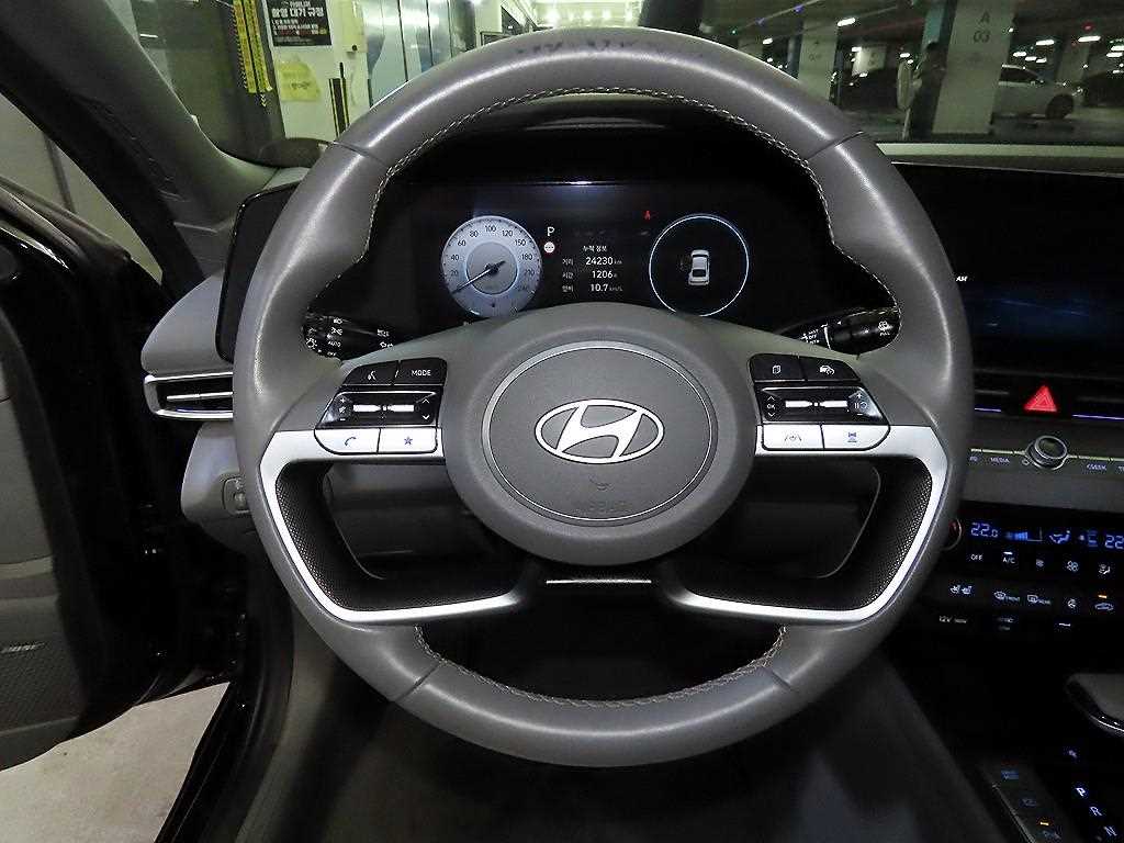 HYUNDAI Avante - Vista 8