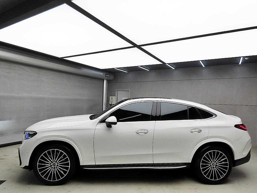 Mercedes Benz GLC Class - Vista 4