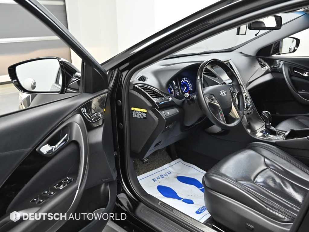 HYUNDAI Grandeur - Vista 11