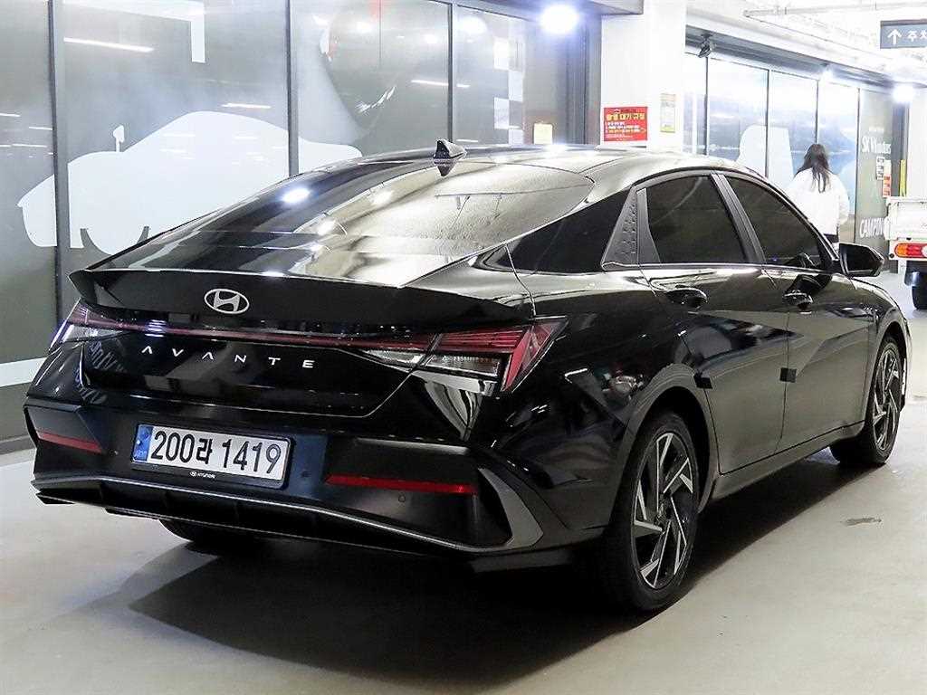 HYUNDAI Avante - Vista 4
