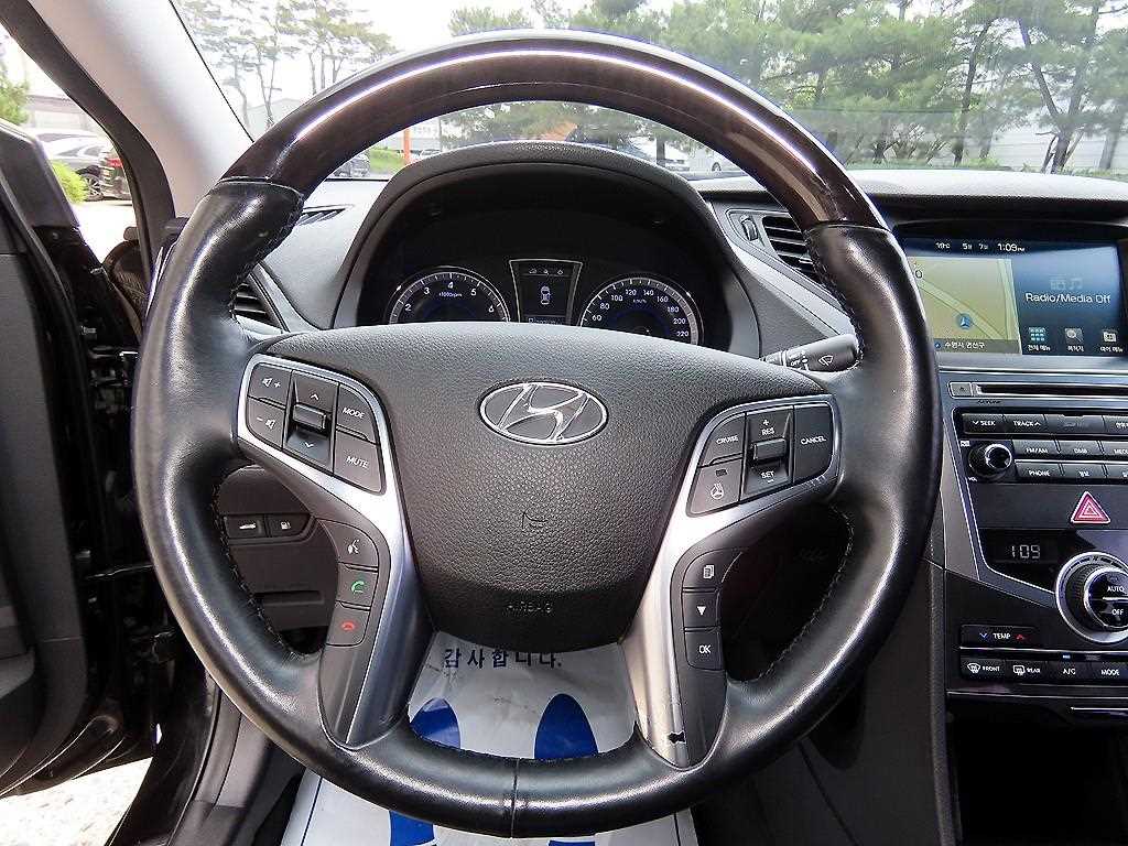 HYUNDAI Grandeur - Vista 8