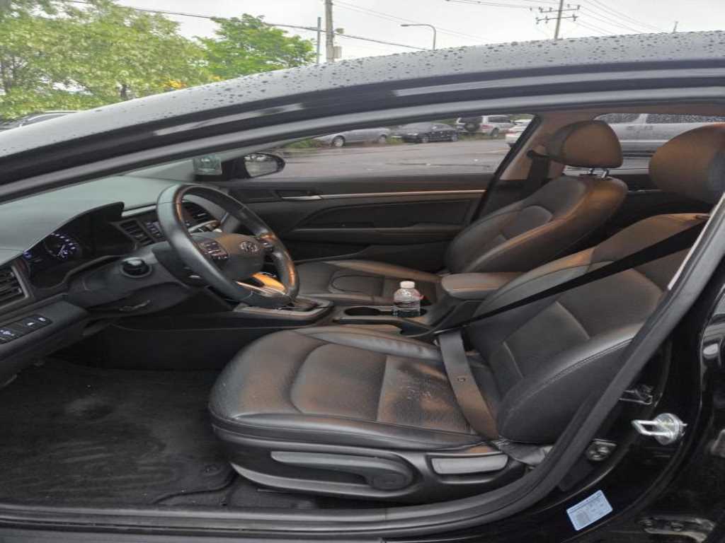 HYUNDAI Avante - Vista 4