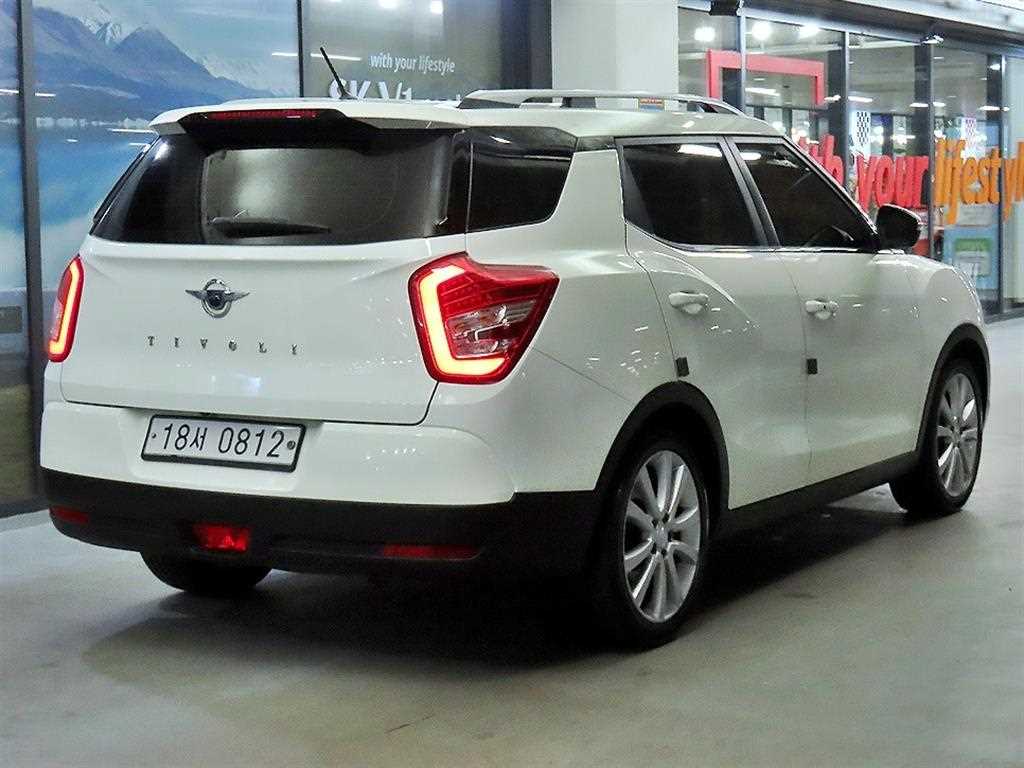 Ssangyong Tivoli - Vista 4