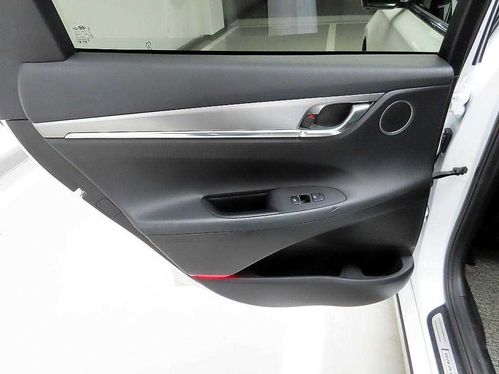 HYUNDAI Grandeur - Vista 12