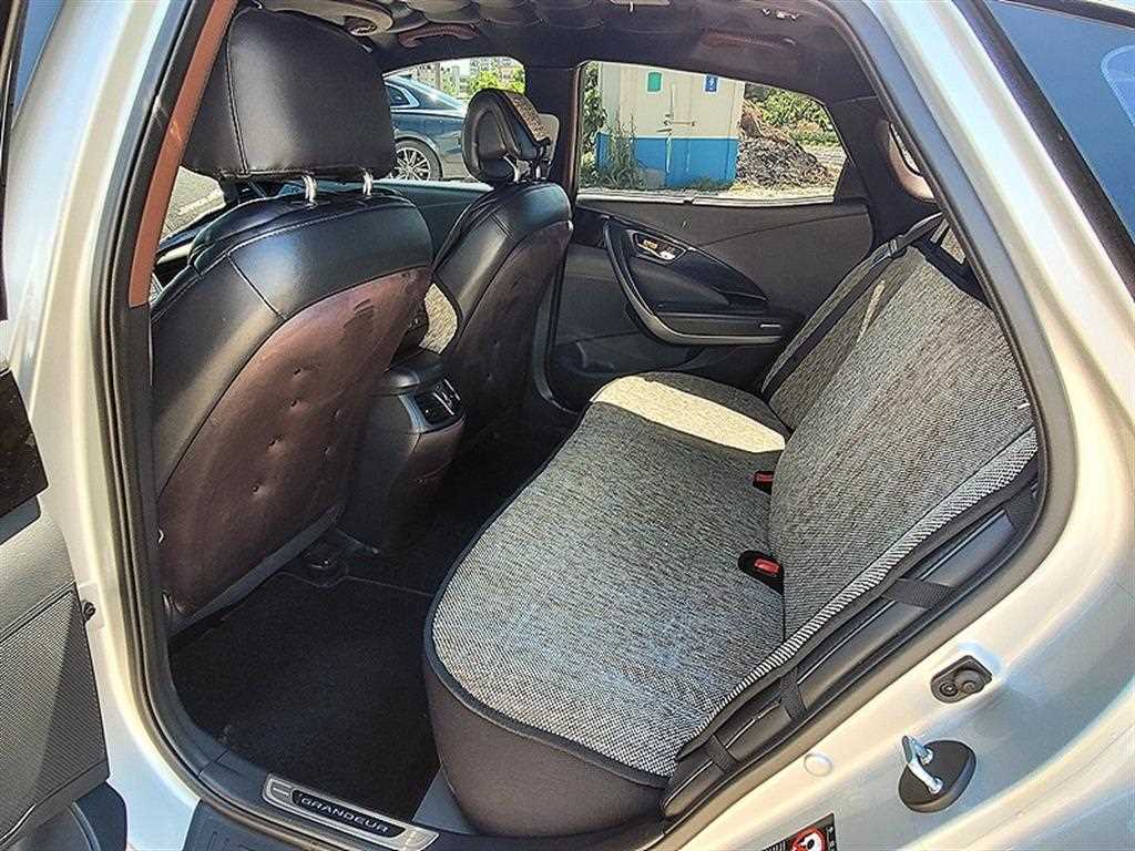 HYUNDAI Grandeur - Vista 12