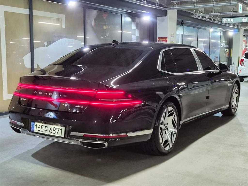 Genesis G90 - Vista 4
