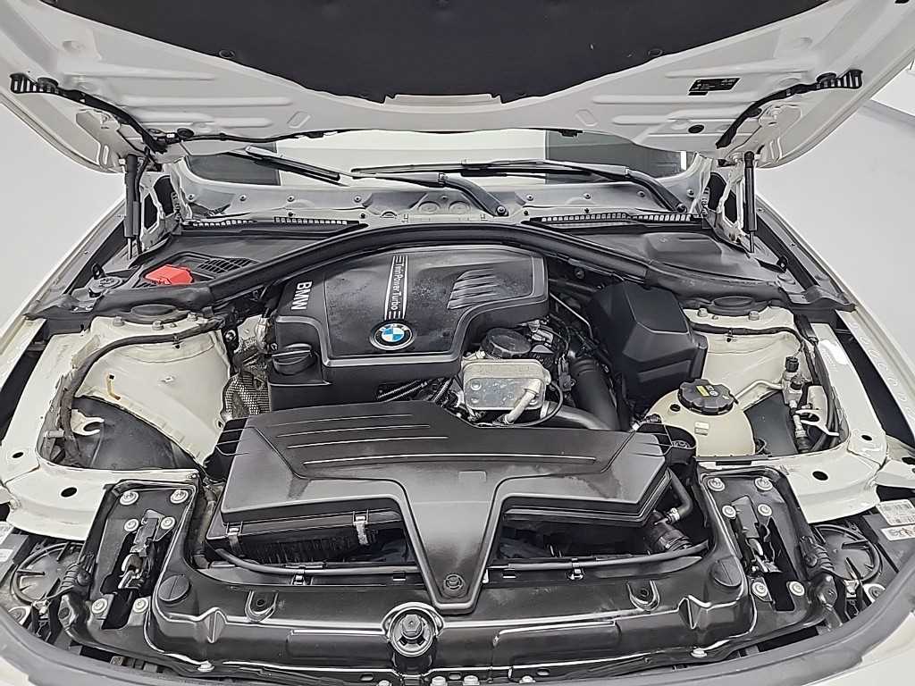 BMW 4 Series - Vista 5