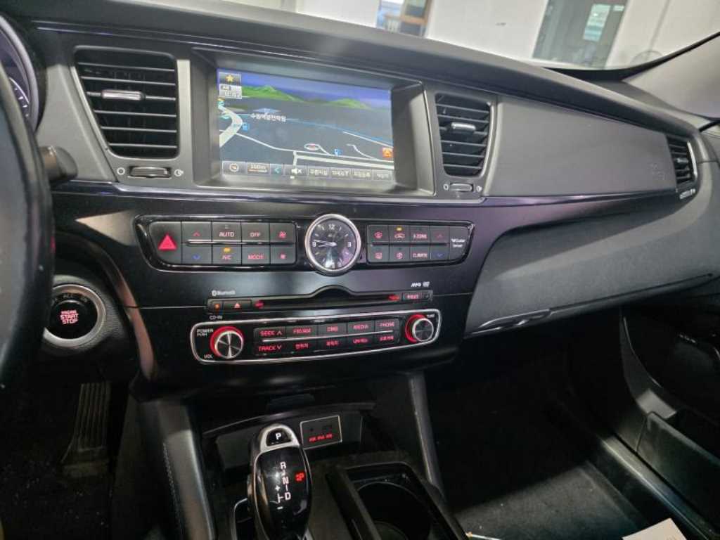 KIA K9 - Vista 5