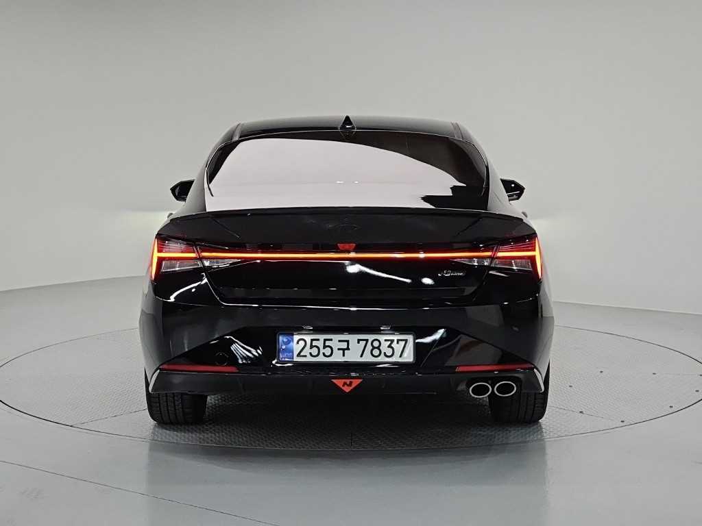 HYUNDAI Avante - Vista 3