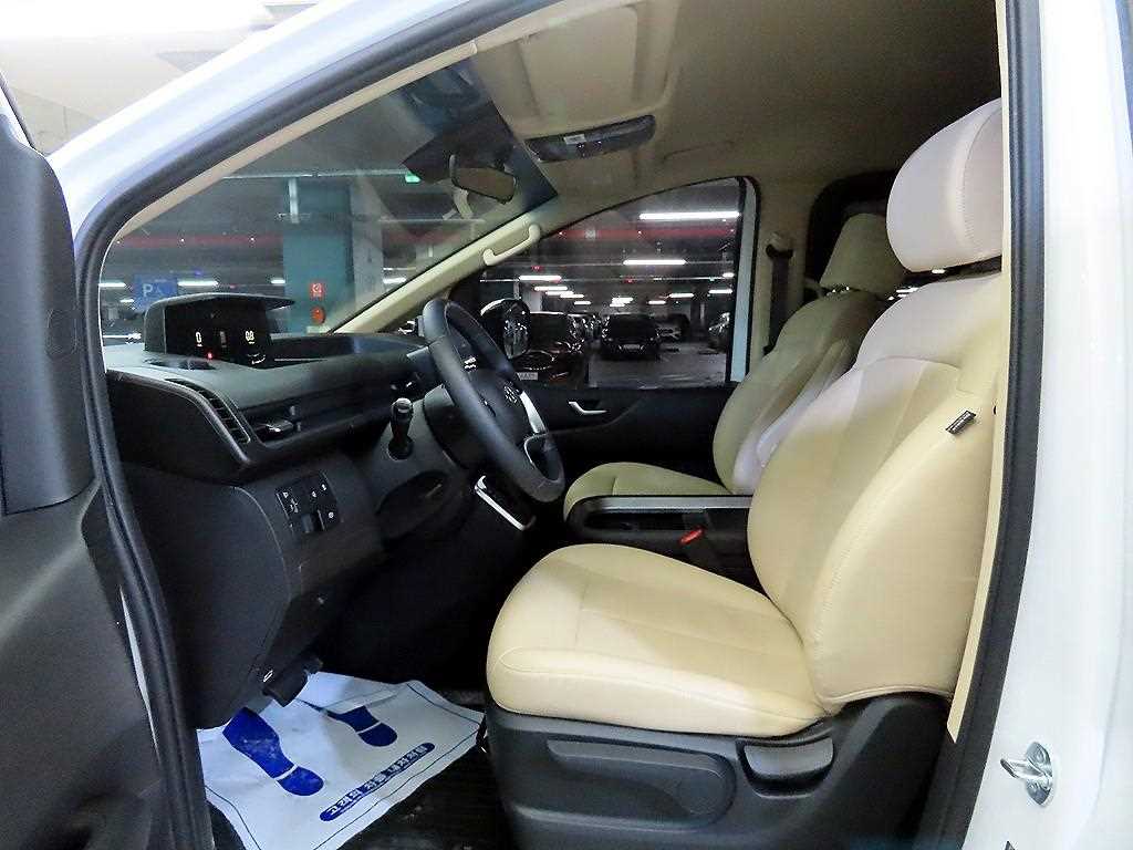 HYUNDAI Staria - Vista 6